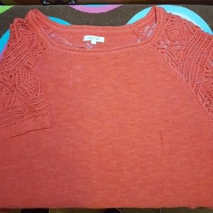 short sleeve summer sweater with crochet sleeves